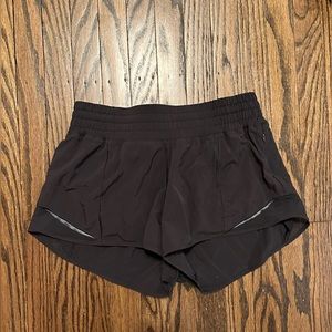 Lululemon Hotty Hot Shorts 2.5 inseam